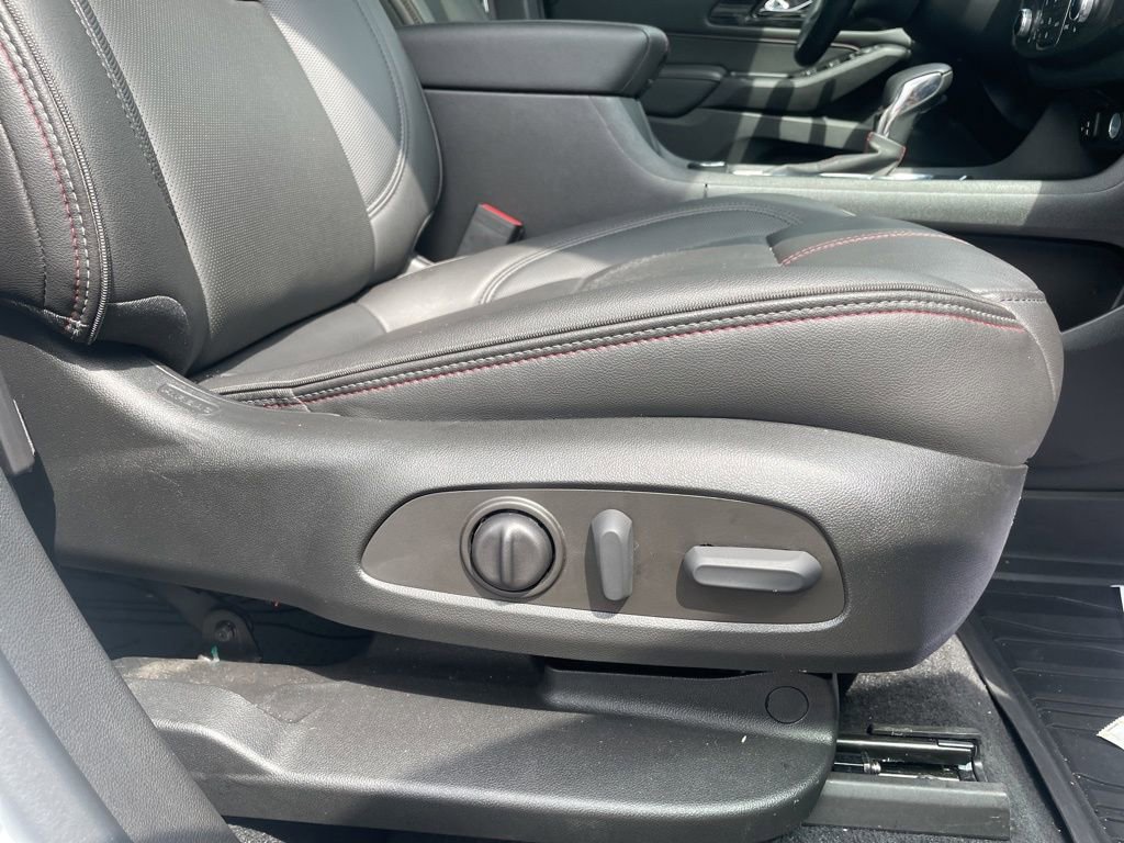 Used 2023 Chevrolet Traverse RS w/ LPO, Floor Liner Package image 46