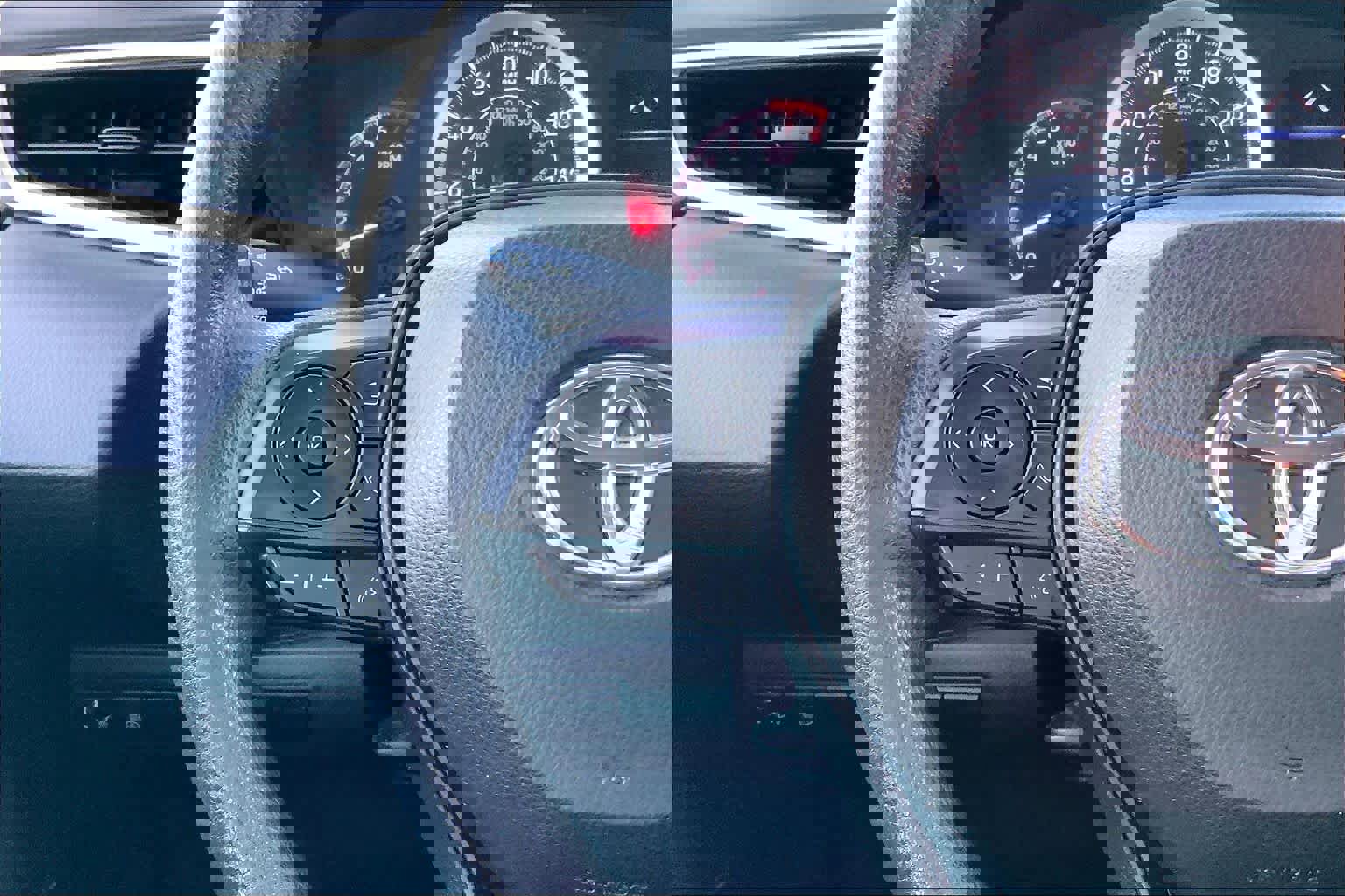 Used 2022 Toyota Corolla LE image 22