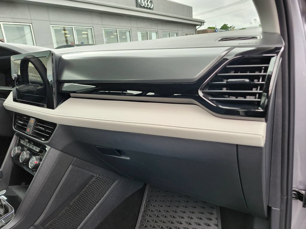 Certified 2025 Volkswagen Taos S AWD/4WD image 14