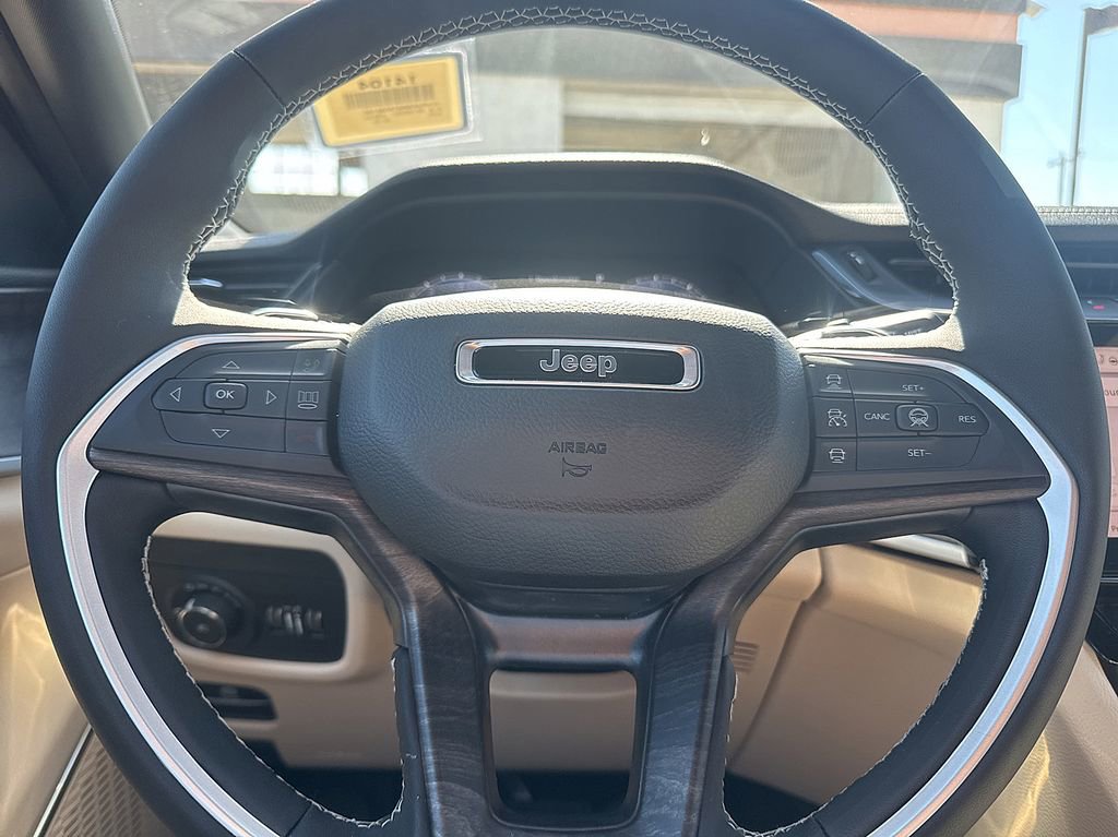 New 2026 Jeep Grand Cherokee L Limited w/ Luxury Tech Group II AWD/4WD image 19