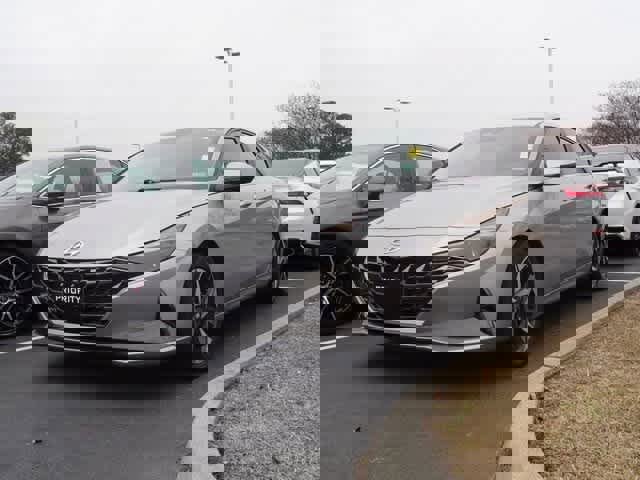 Used 2023 Hyundai Elantra Limited image 1