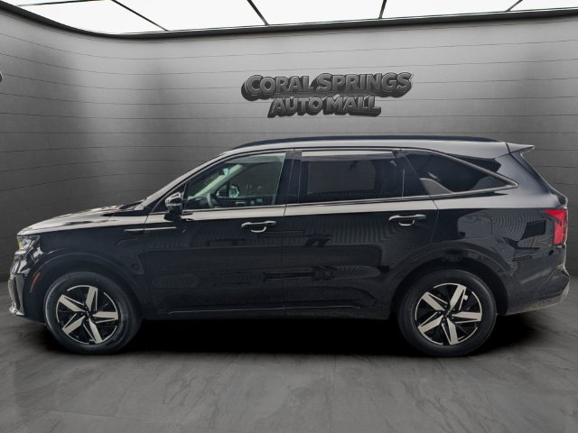 Used 2023 Kia Sorento S w/ Panoramic Sunroof Package FWD image 4