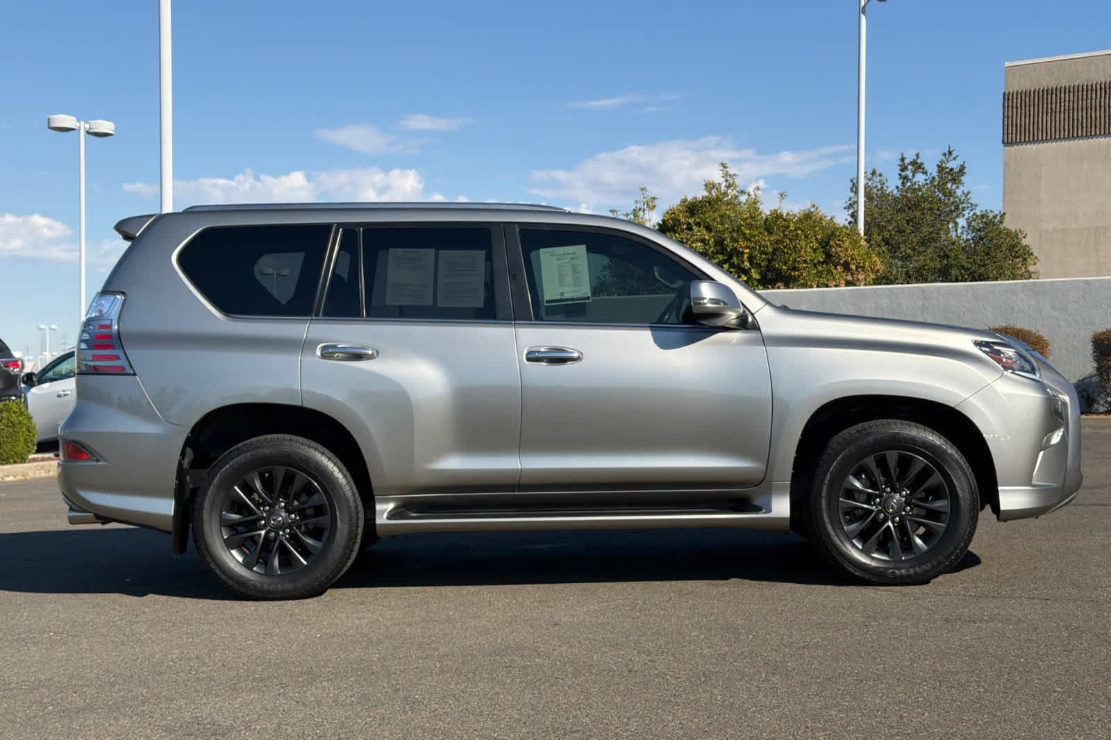 Used 2021 Lexus GX 460 Premium w/ Premium Package AWD/4WD image 6