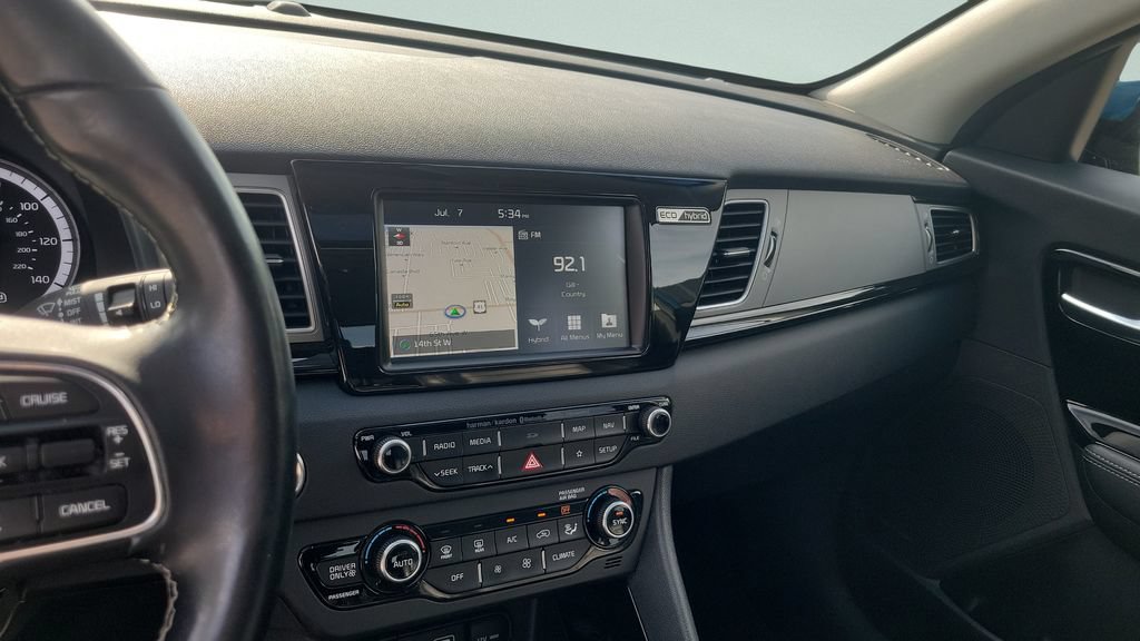 Used 2019 Kia Niro Touring FWD image 19