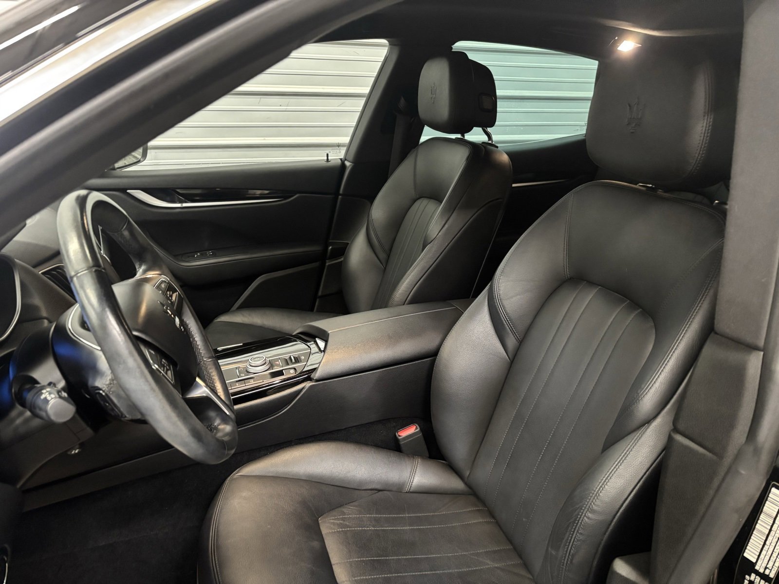 Used 2018 Maserati Levante image 11