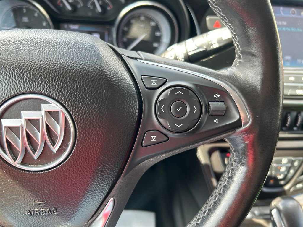 Used 2020 Buick Envision Essence image 25