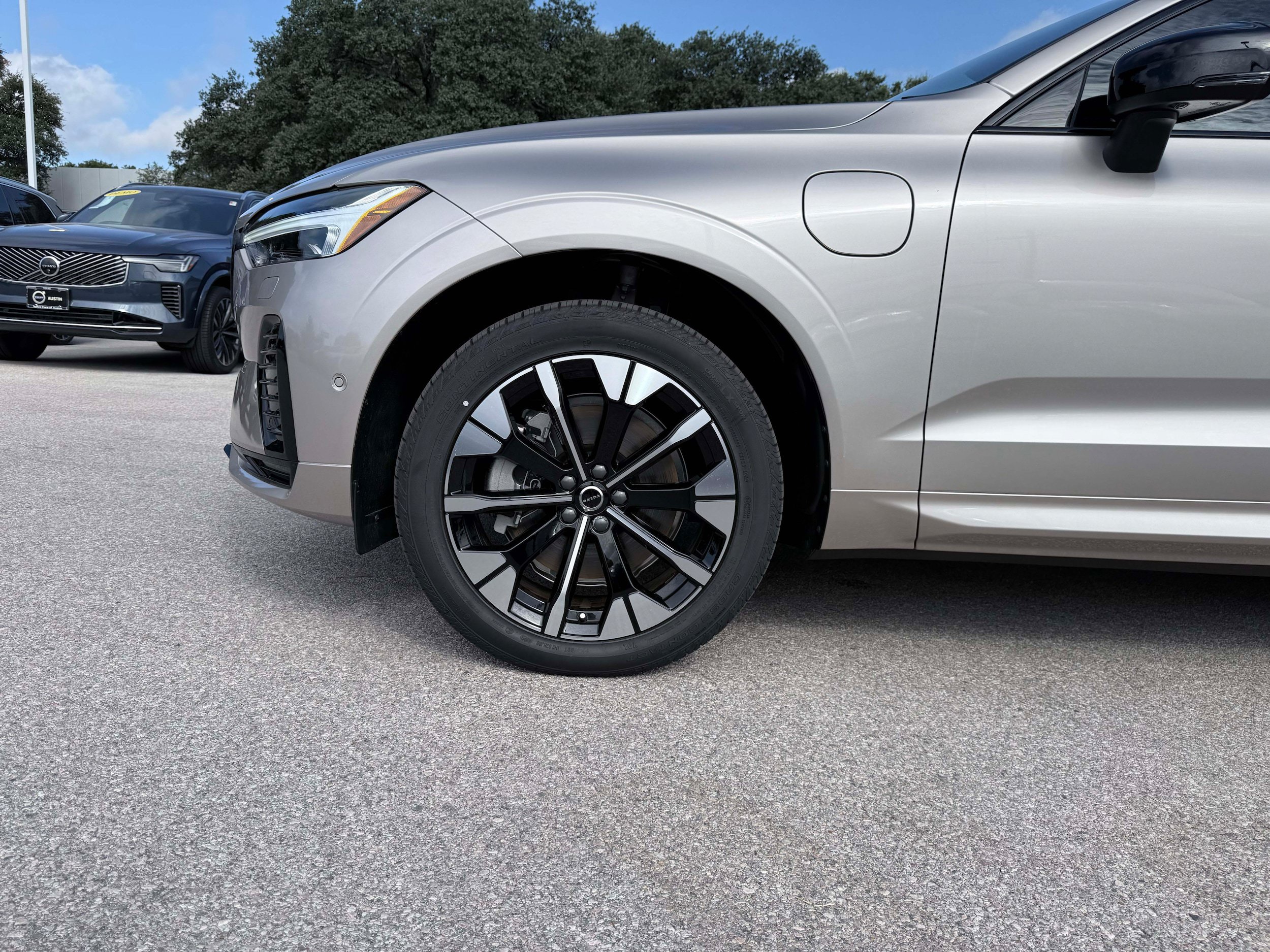 New 2026 Volvo XC60 T8 Plus w/ Protection Package Premier AWD/4WD image 10