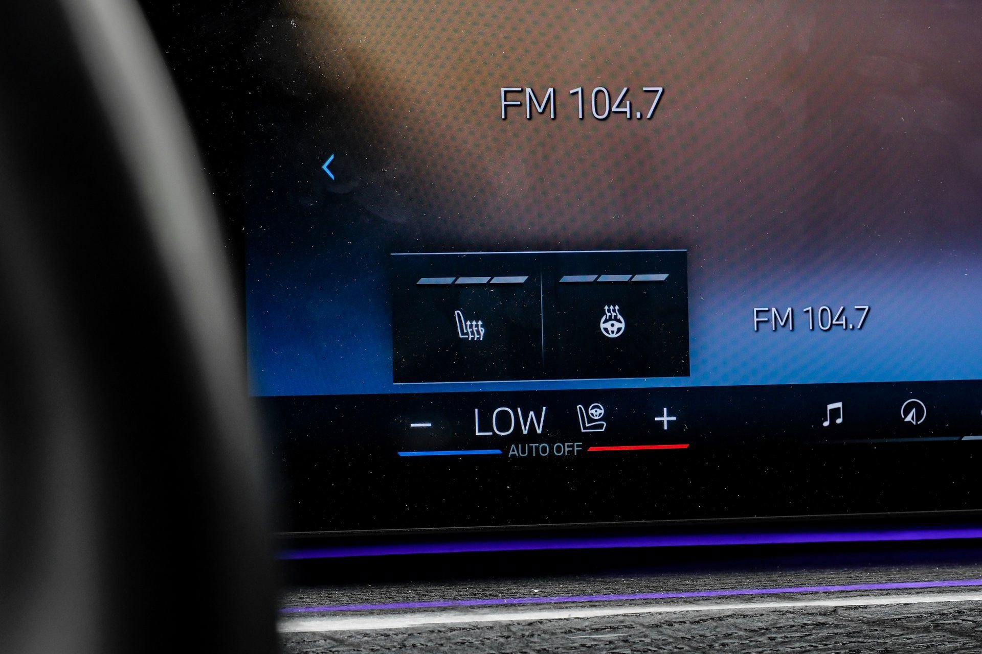 Used 2024 BMW 740i w/ Premium Package 2 image 39