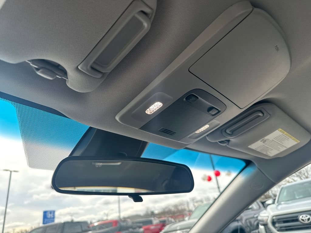 Used 2018 Toyota Camry LE image 26