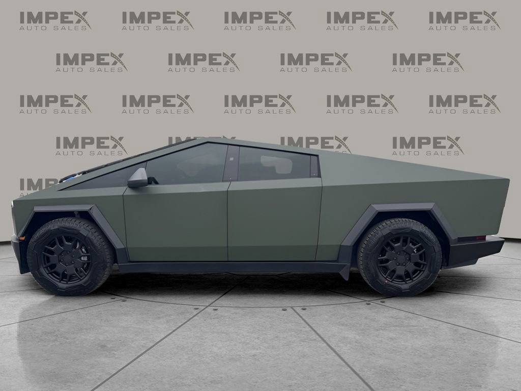 Used 2024 Tesla Cybertruck AWD Crew Cab image 2