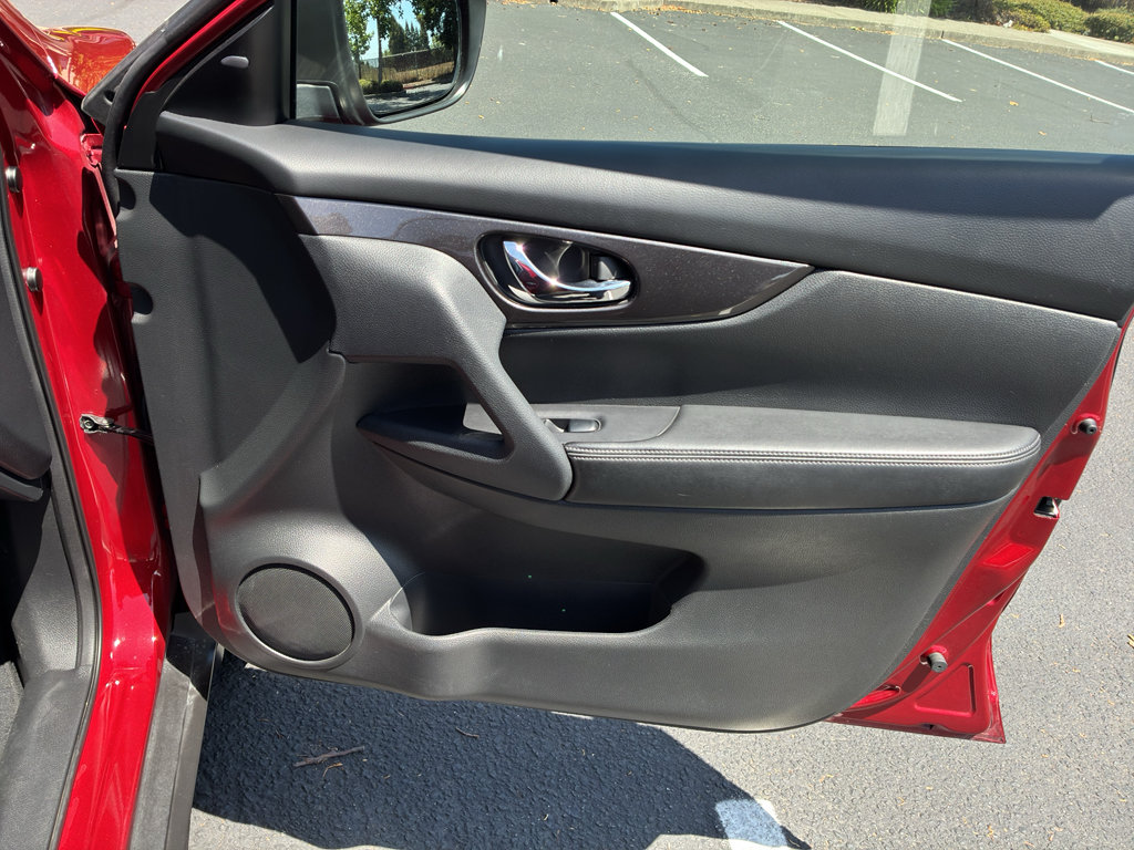 Used 2019 Nissan Rogue SV w/ Premium Package FWD image 58