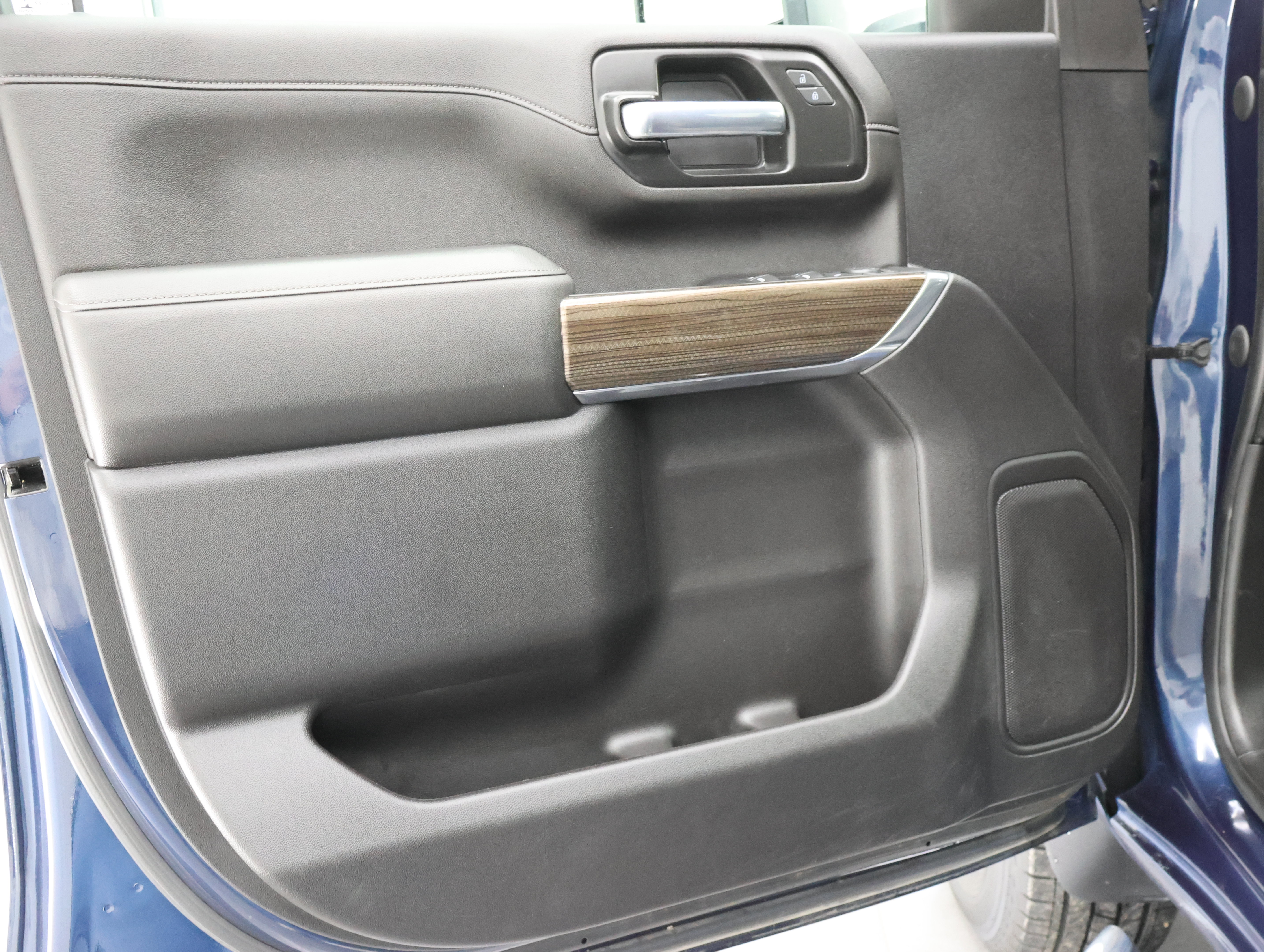 Used 2023 Chevrolet Silverado 2500 LT AWD/4WD image 40
