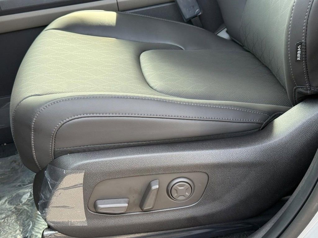 New 2026 Kia Carnival EX image 21