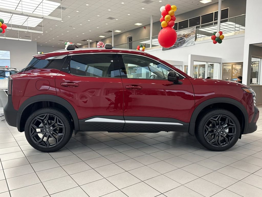 New 2026 Nissan Kicks SR w/ Illumination Package FWD image 2