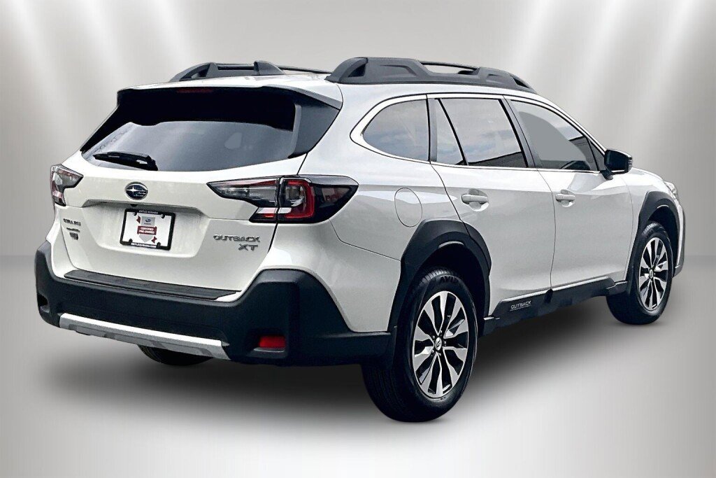 Certified 2025 Subaru Outback Limited XT image 5