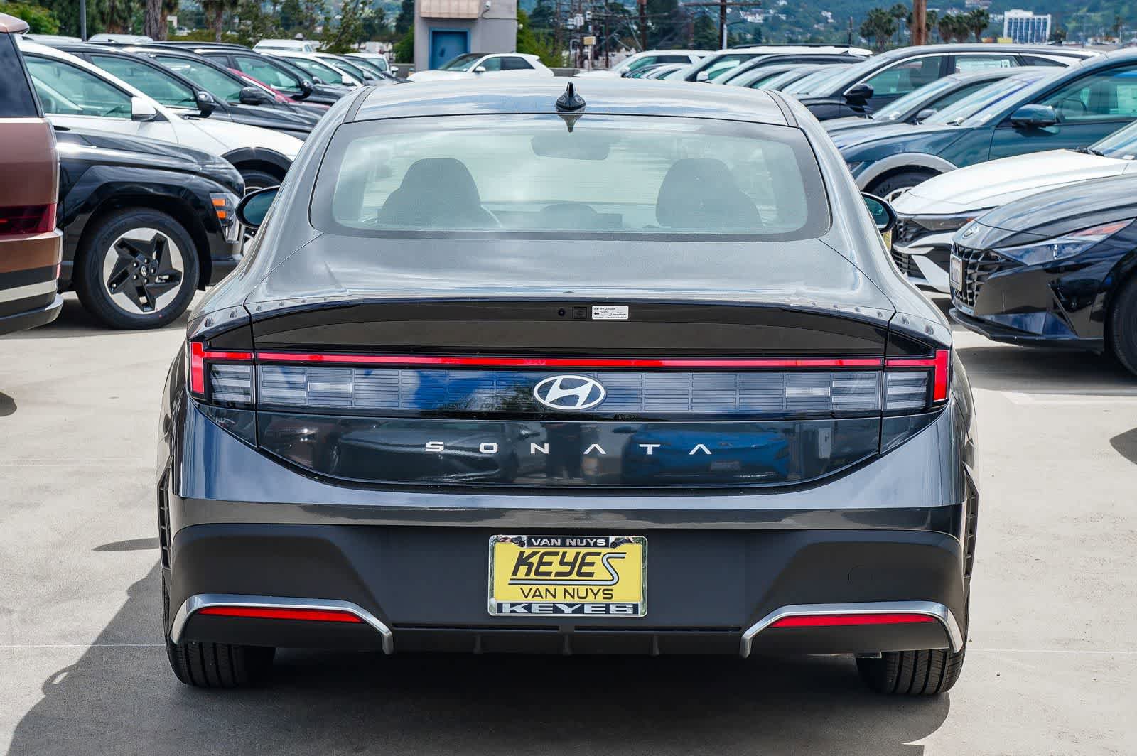 Certified 2025 Hyundai Sonata SE FWD image 3