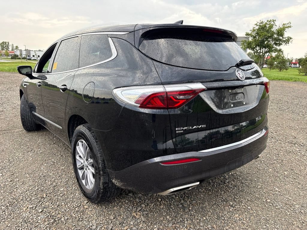 Used 2024 Buick Enclave Essence w/ Sound and Sites Package AWD/4WD image 7