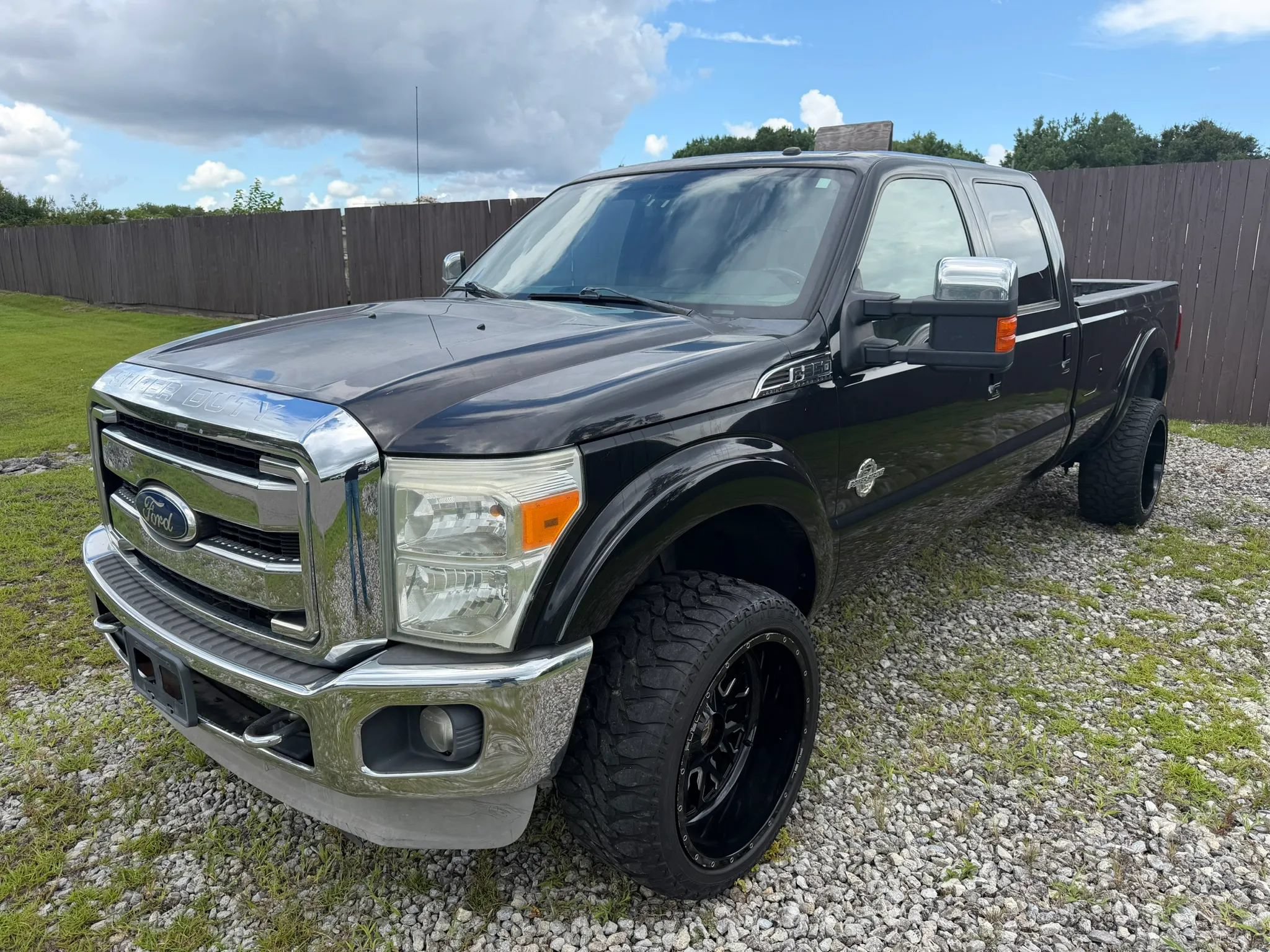 Used 2011 Ford F350 Lariat w/ Lariat Ultimate Pkg AWD/4WD image 1