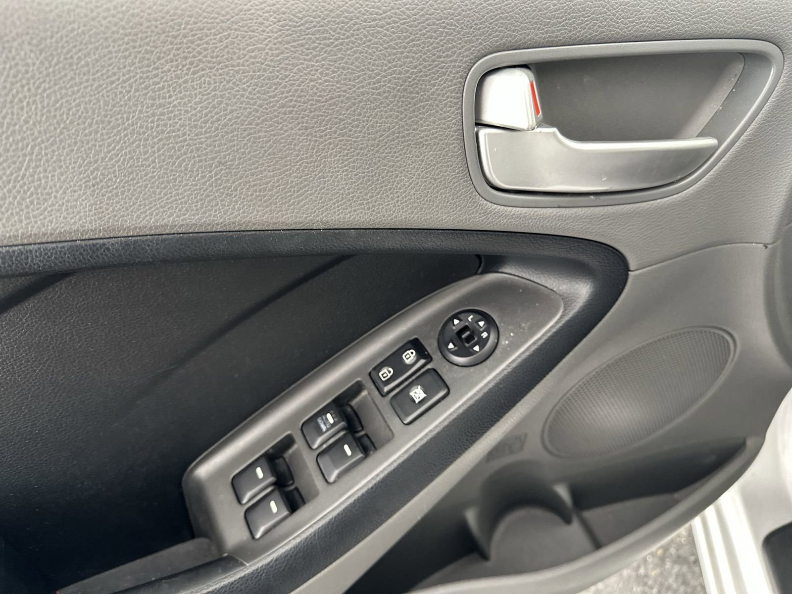 Used 2017 Kia Forte LX image 13