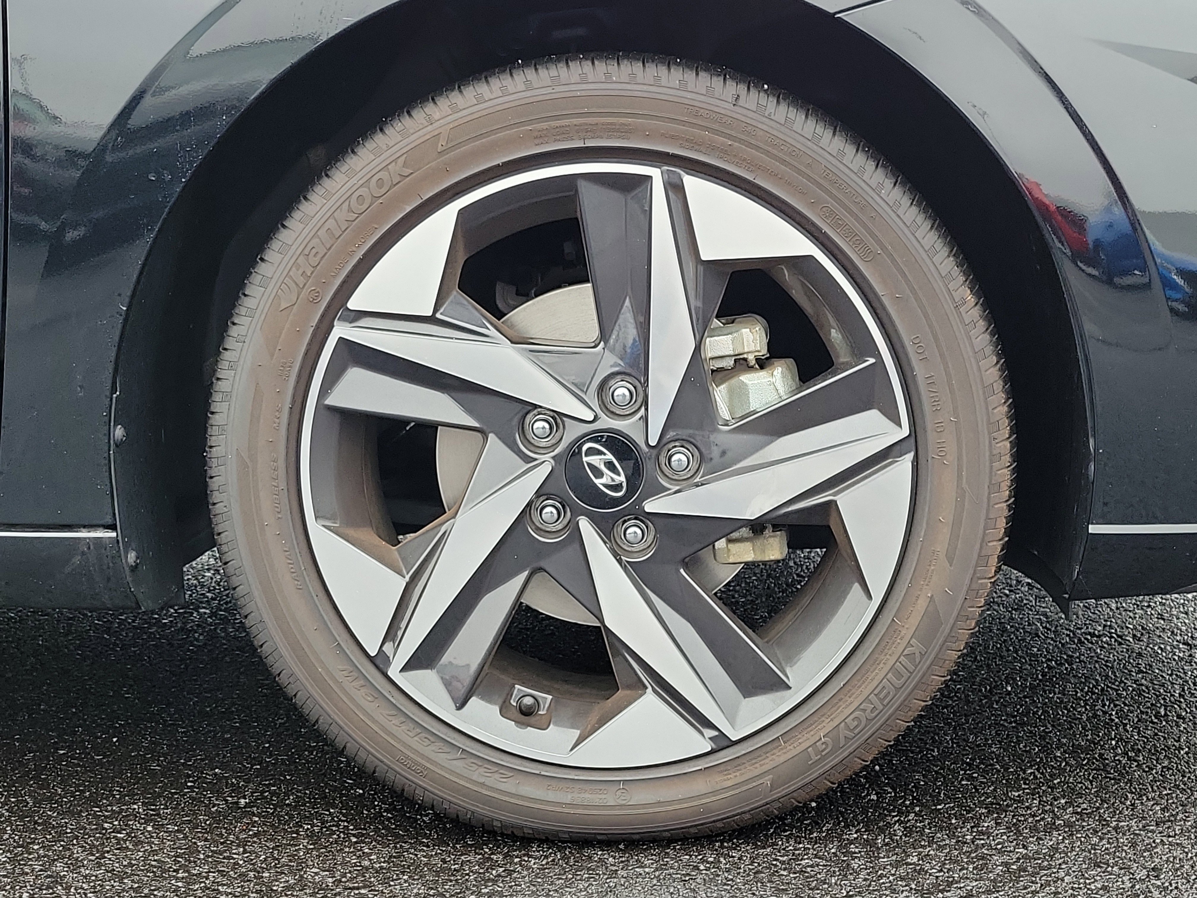 Used 2023 Hyundai Elantra Limited w/ Cargo Package image 5