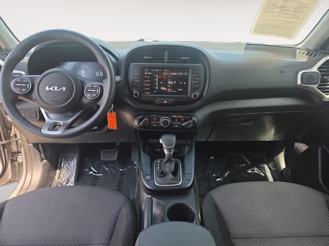 Used 2025 Kia Soul LX w/ LX Technology Package FWD image 10