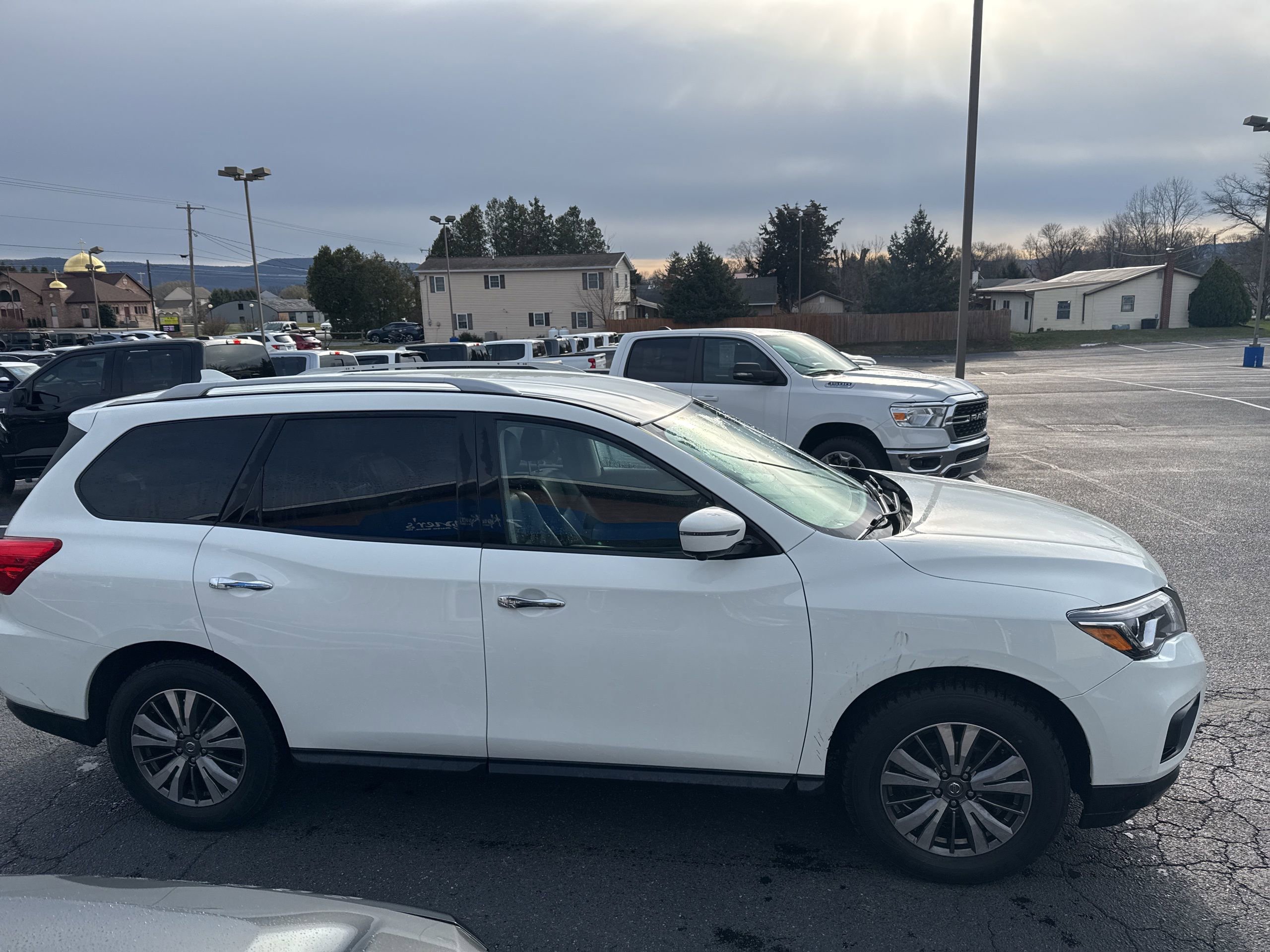 Used 2019 Nissan Pathfinder SL image 7