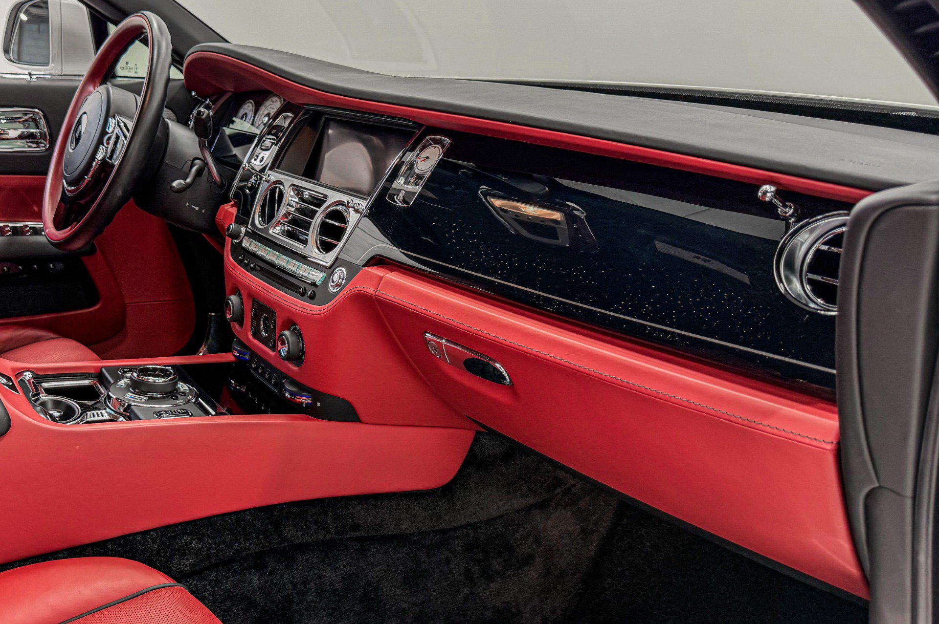 Used 2019 Rolls-Royce Wraith RWD image 14