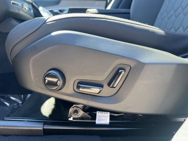 New 2026 Volvo XC90 B6 Plus w/ Protection Package Premier AWD/4WD image 27