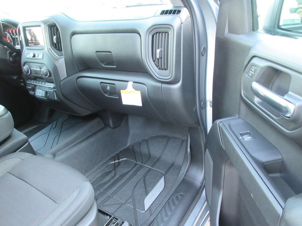 New 2026 Chevrolet Silverado 1500 Custom w/ Turbomax Blackout Package AWD/4WD image 19