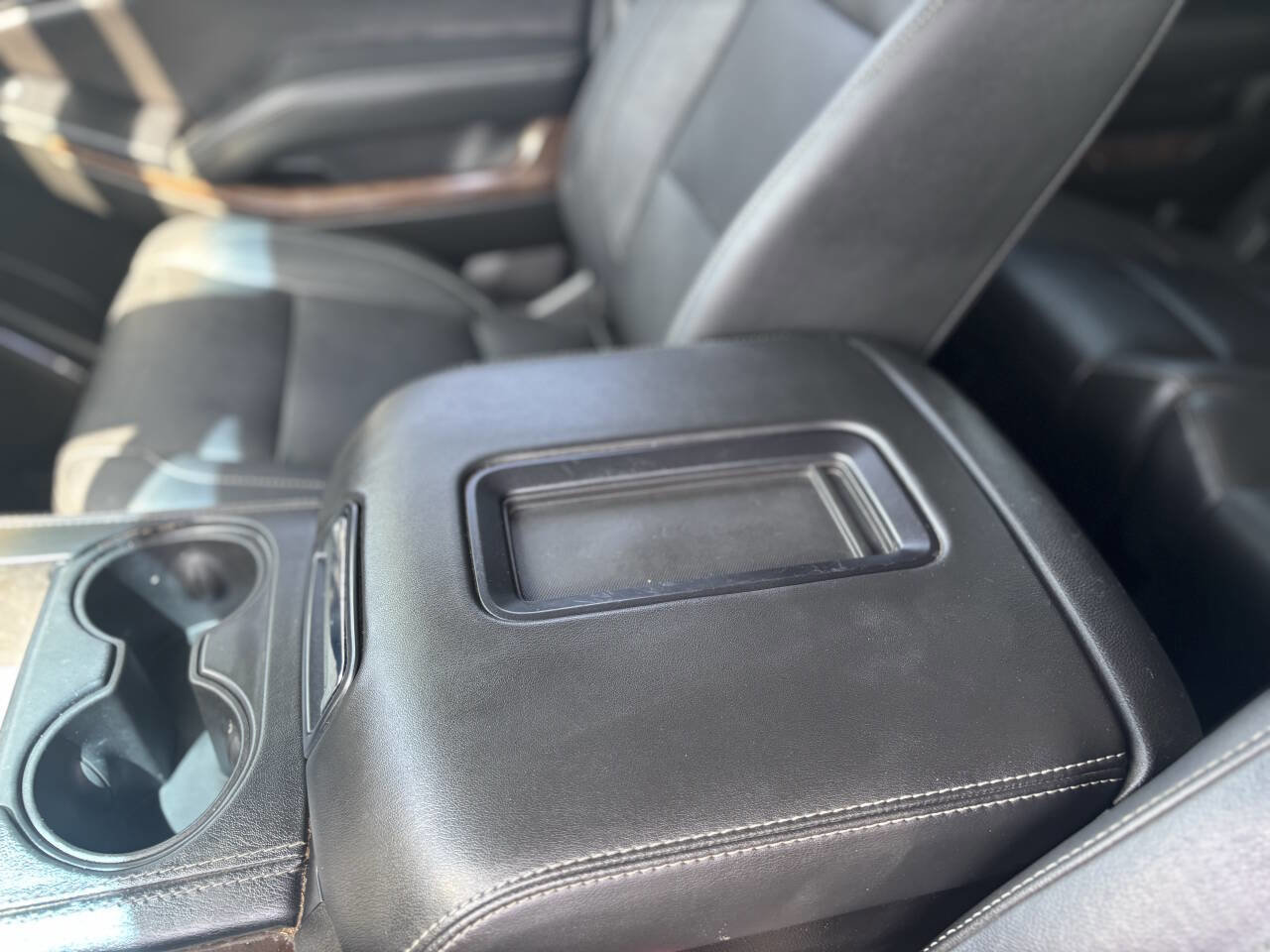 Used 2018 Chevrolet Suburban LT AWD/4WD image 16