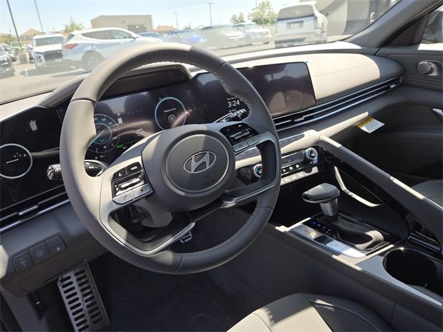 New 2025 Hyundai Elantra SEL image 18