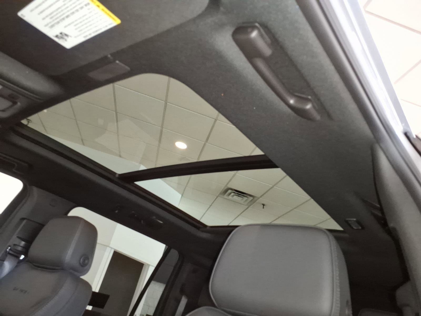 New 2025 GMC Yukon XL Denali w/ Sun & Power Step Package image 15