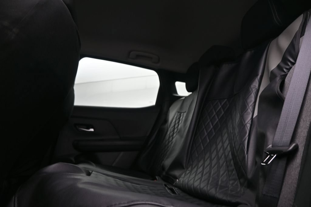 Used 2025 Nissan Kicks SV FWD image 12