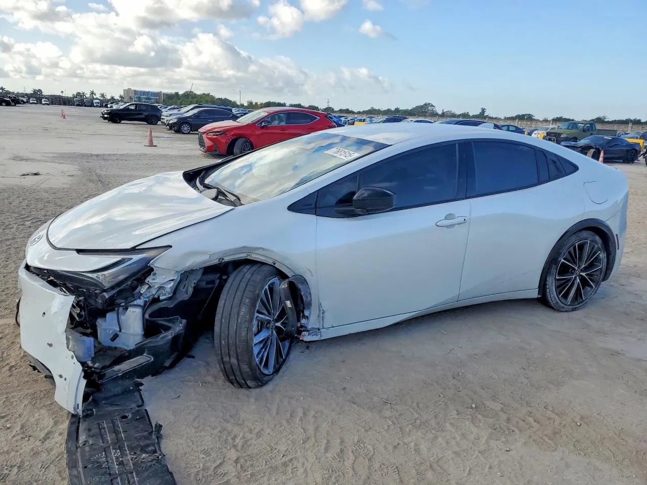 Used 2023 Toyota Prius XLE FWD image 1