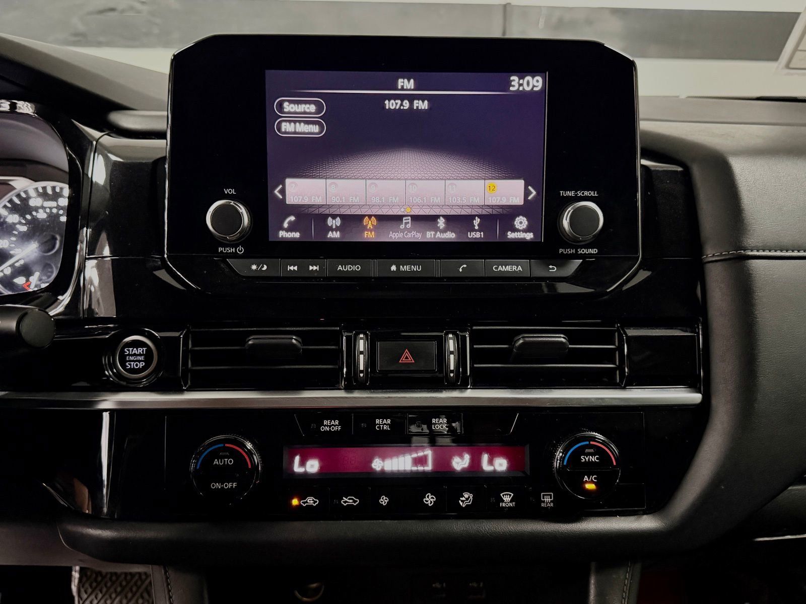 Used 2022 Nissan Pathfinder S FWD image 29