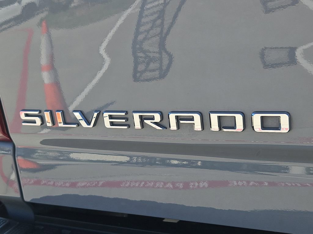 Used 2024 Chevrolet Silverado 3500 LT w/ Convenience Package image 11