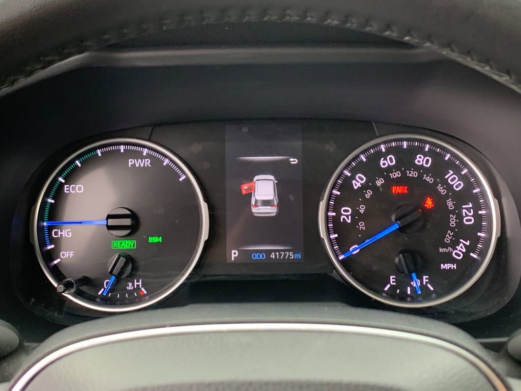 Used 2021 Toyota RAV4 XLE Premium image 28