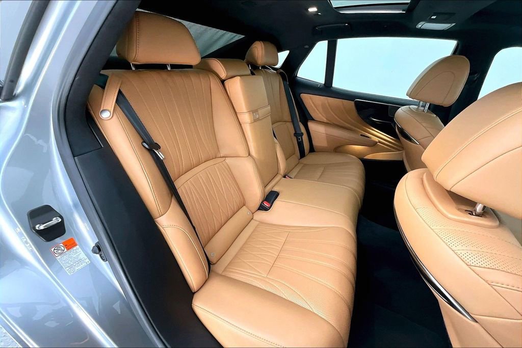 Used 2022 Lexus LS 500 w/ Interior Upgrade Package image 34