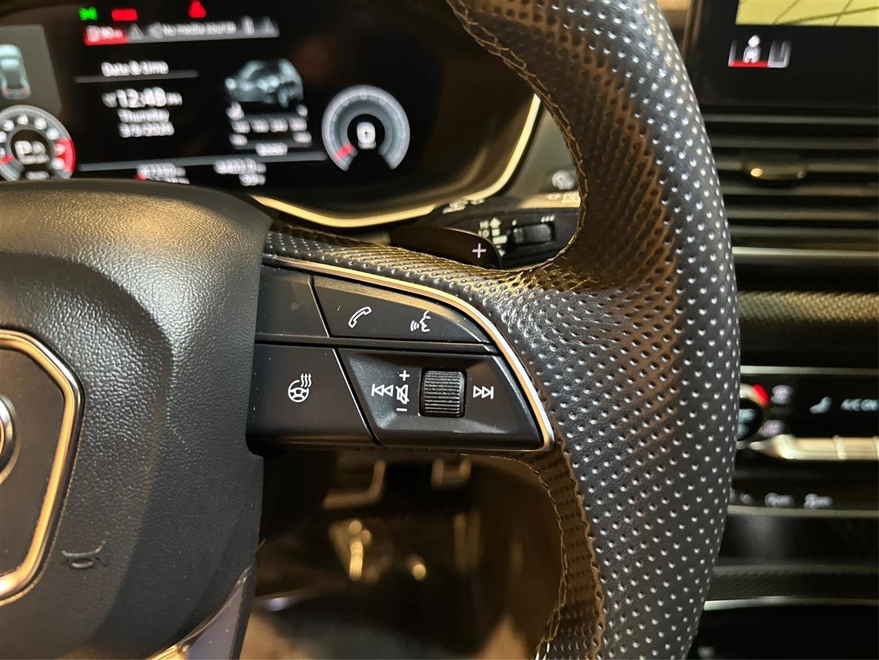 Used 2021 Audi SQ5 Premium Plus w/ Premium Plus Package image 40