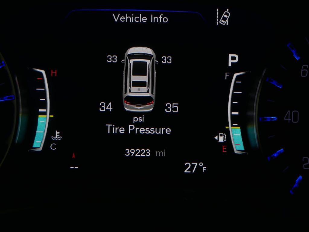 Used 2024 Chrysler Pacifica Limited image 32