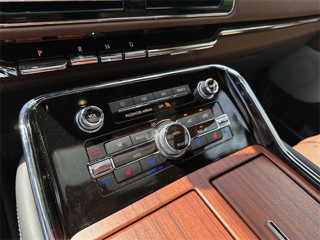 New 2024 Lincoln Navigator L Reserve image 19