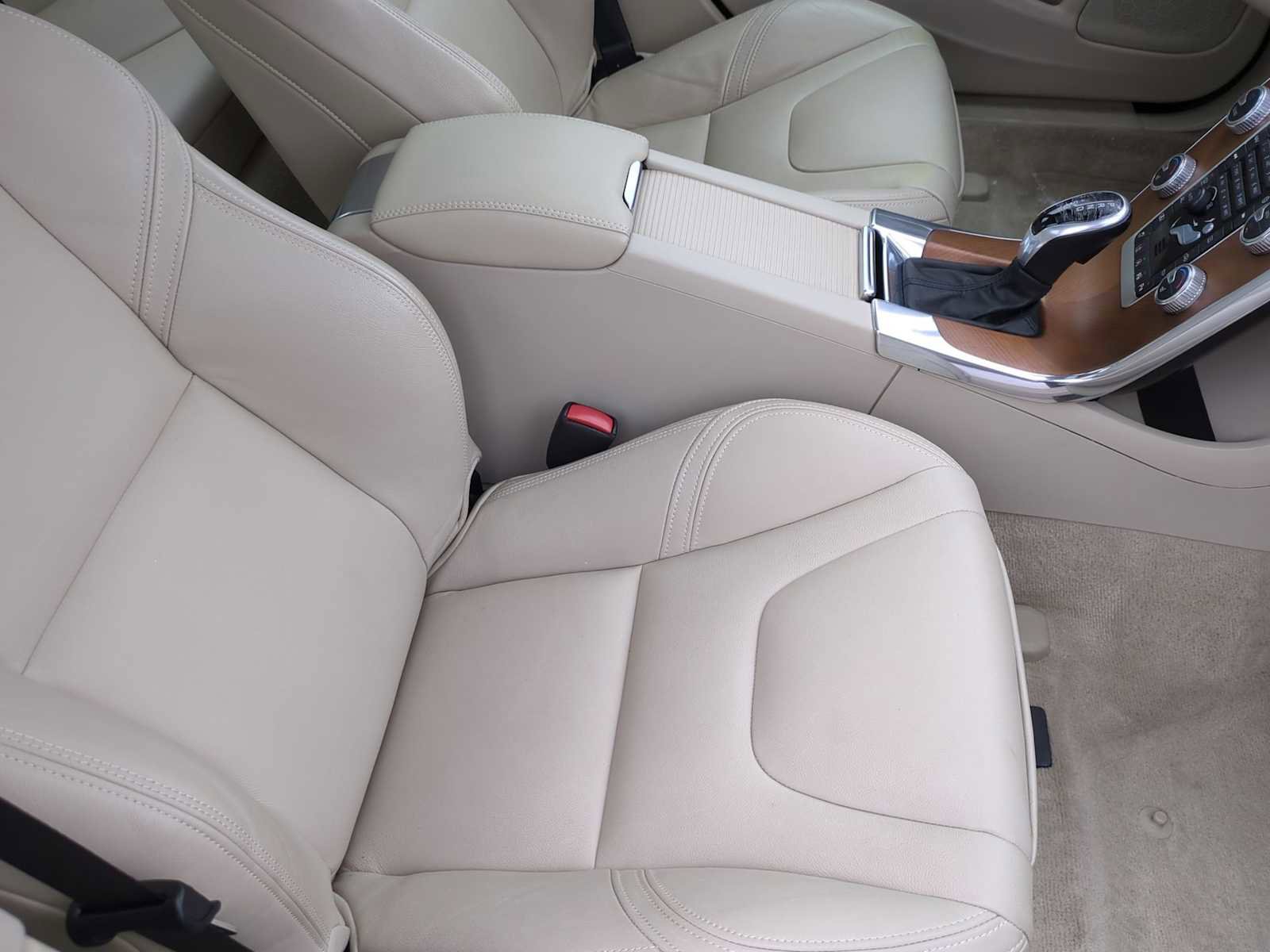 Used 2016 Volvo S60 T5 Inscription Platinum image 23