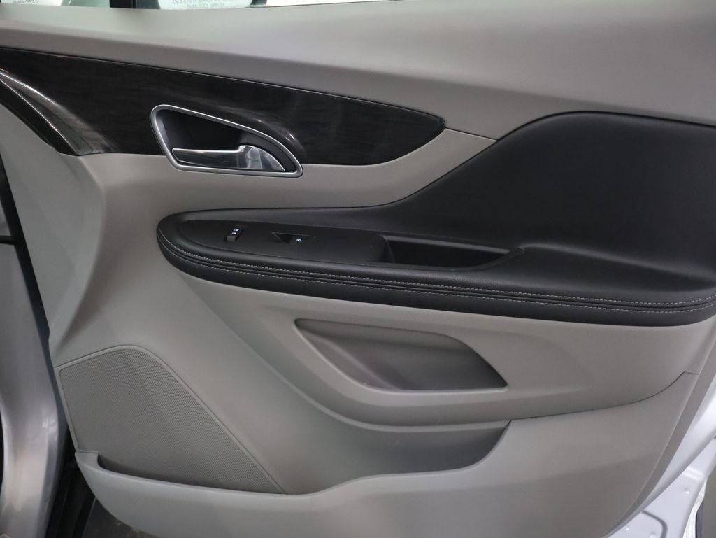 Used 2016 Buick Encore Convenience FWD image 11