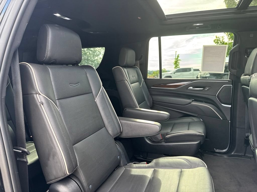 Used 2023 Cadillac Escalade ESV Premium Luxury AWD/4WD image 21