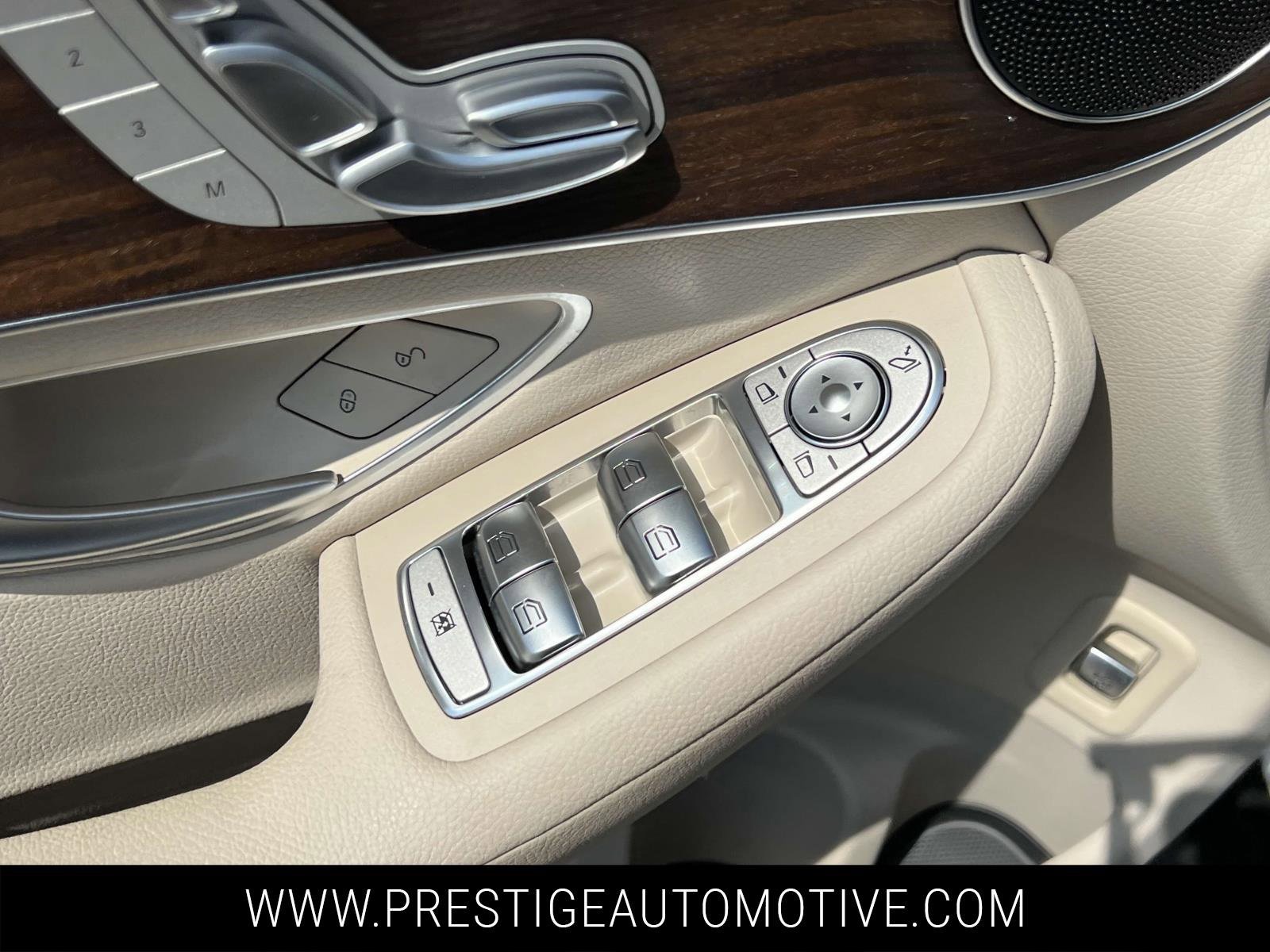 Used 2022 Mercedes-Benz GLC 300 GLC 300 w/ Premium Package Lite image 17