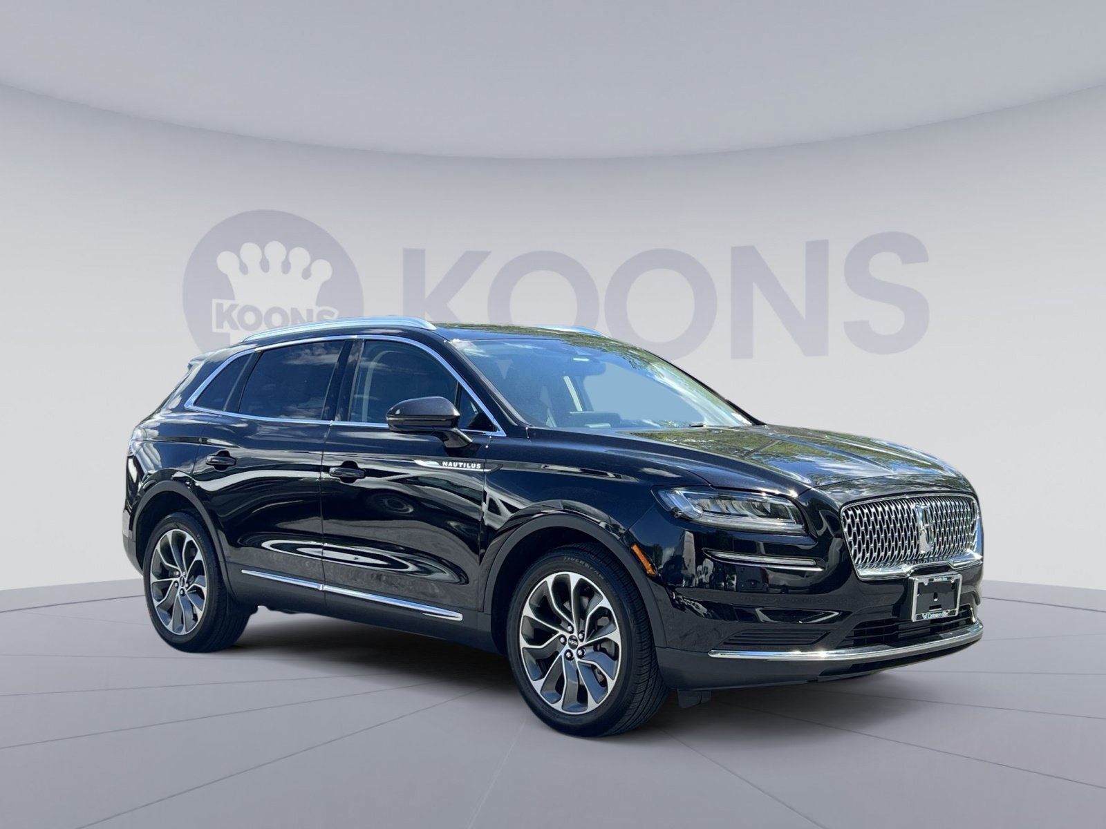 Used 2021 Lincoln Nautilus Reserve w/ Cargo Utility Package AWD/4WD image 2