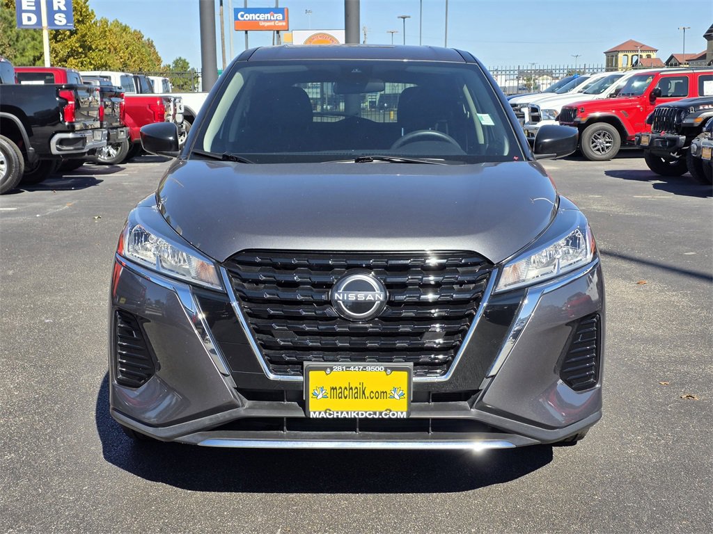 Used 2022 Nissan Kicks S image 2