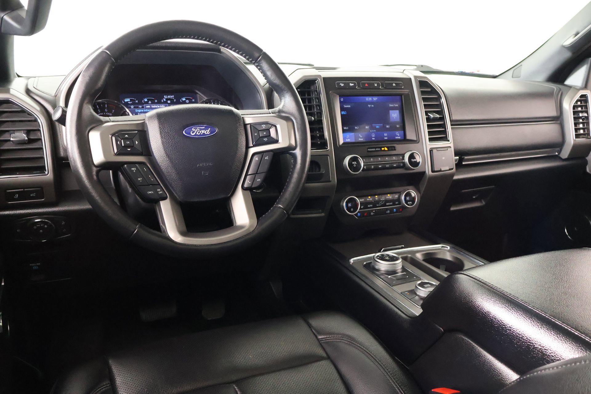 Used 2021 Ford Expedition XLT AWD/4WD image 2