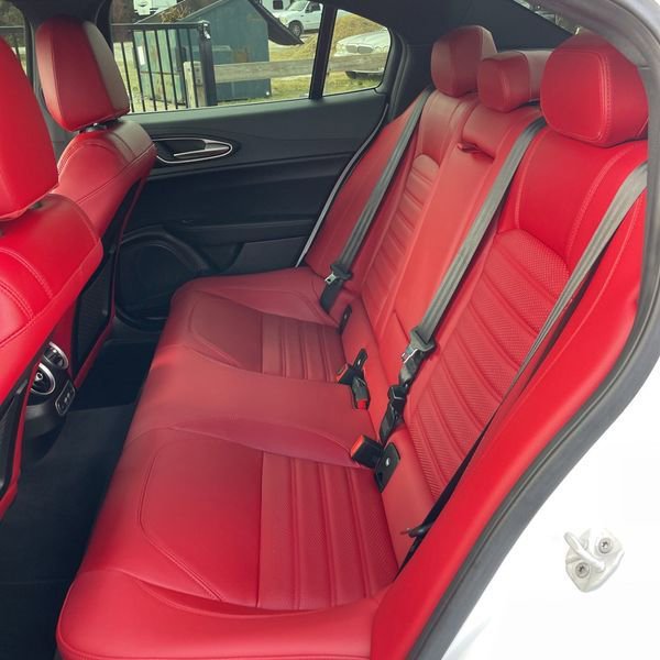 Used 2024 Alfa Romeo Giulia Sprint image 15