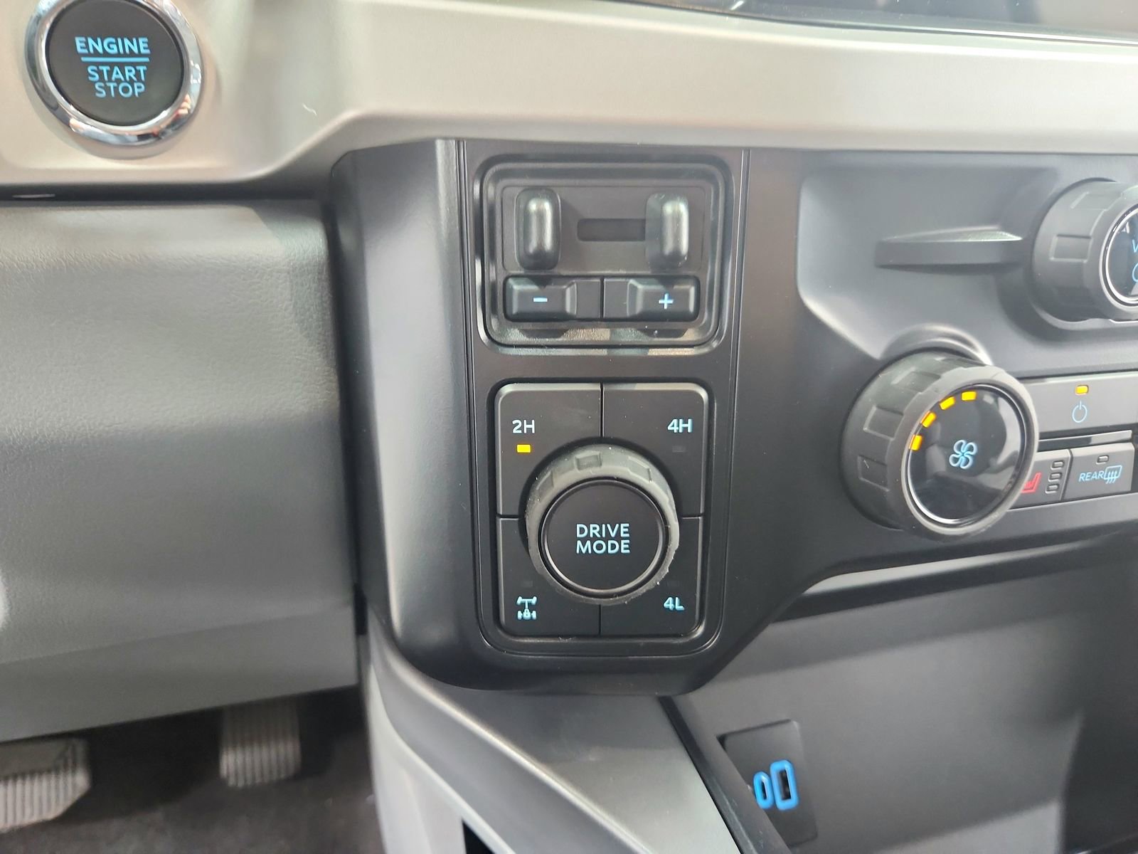 New 2026 Ford F250 XLT w/ XLT Premium Package image 26